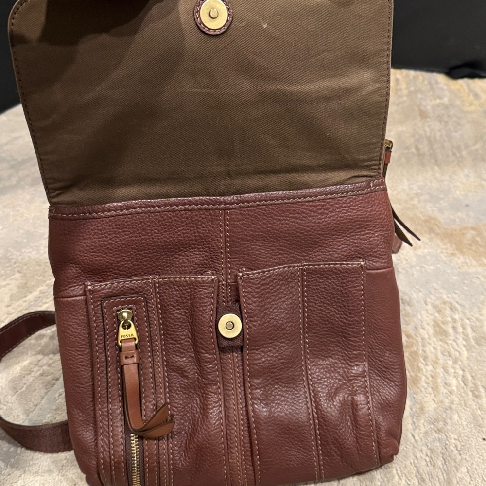 Fossil Morgan Traveler messenger bag brown pebbled leather with gold crossbody - Picture 4 of 14
